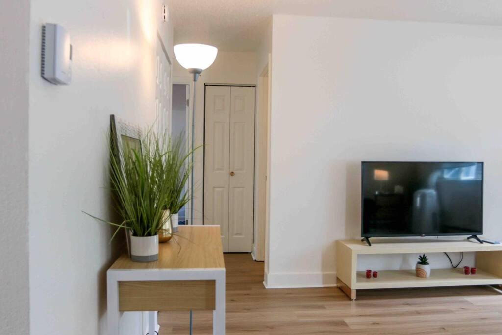 Amazing Entire House + Parking Apartment Portland Exterior foto